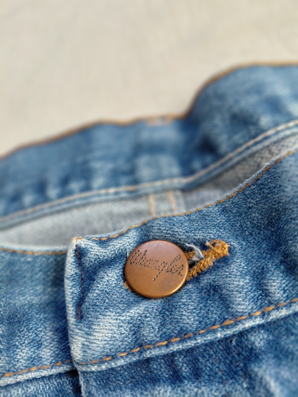 Vintage Wrangler Cowboy Cut Jeans 1970s USA Made Vertical Fly Tag Boot Zipper - Picture 4 of 16
